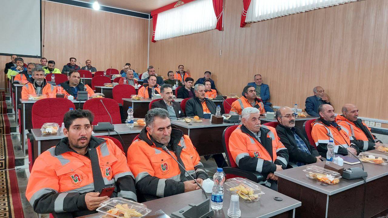تجلیل از راهداران حوزه حمل و نقل اهر همزمان با هفته راهداری + تصاویر