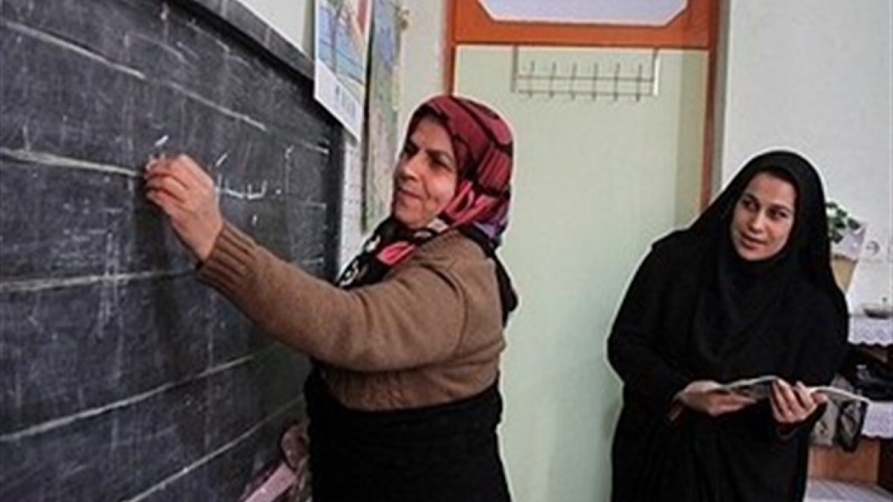 نیروهای انسانی نهضت سوادآموزی قراردادی هستند