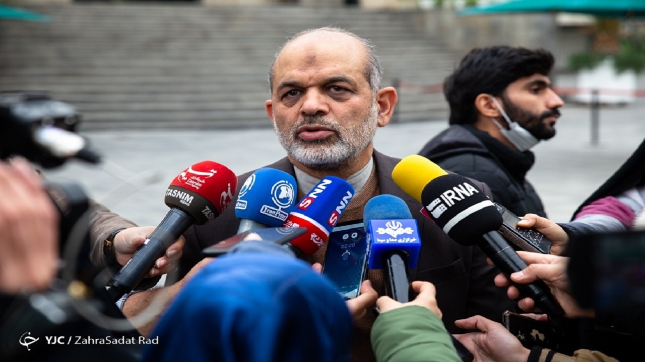 وحیدی:حجاب از فرهنگ و هویت ایرانی و زنان ما جدا نیست + فیلم
