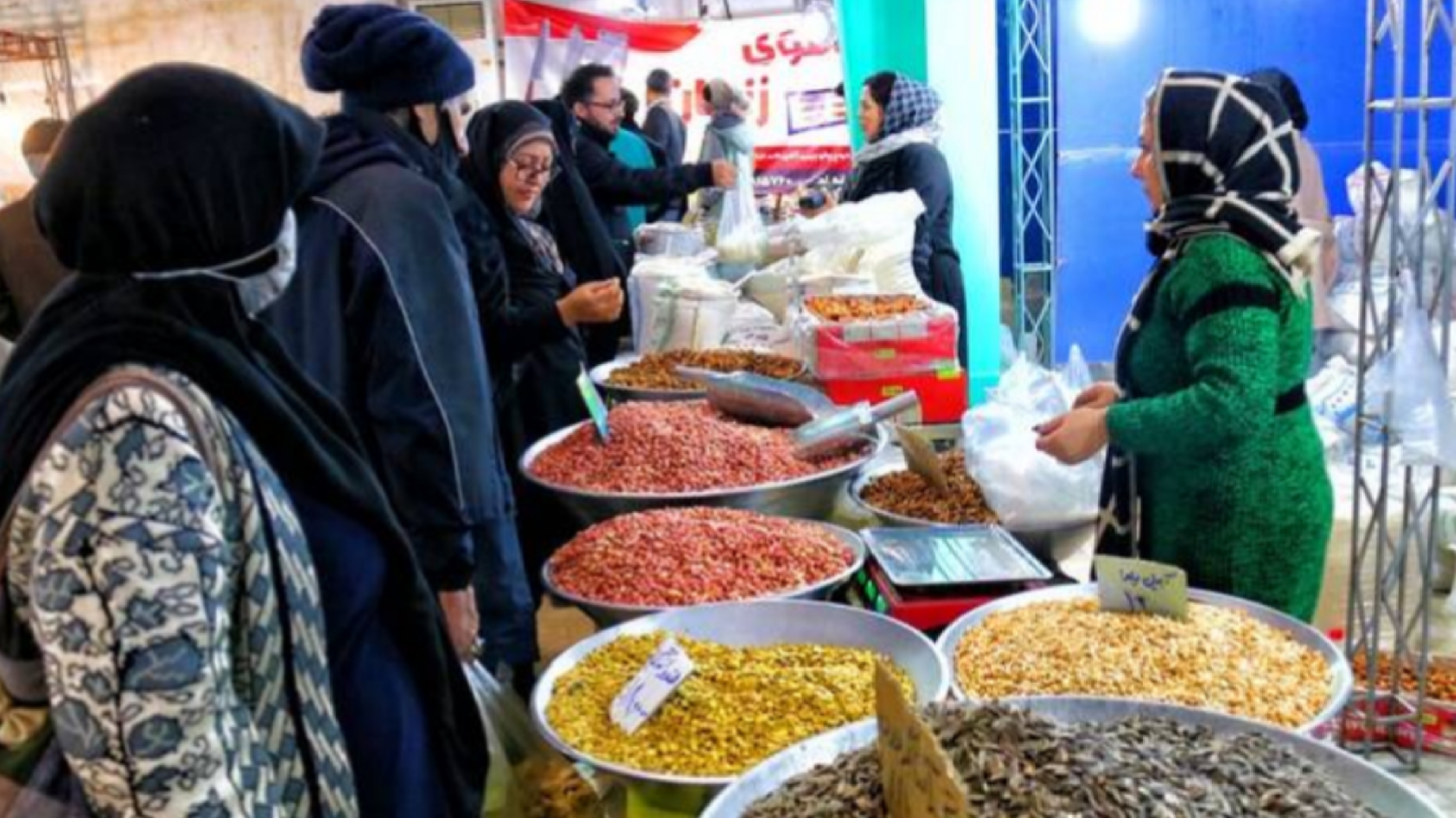 حال و هوای یلدایی در تهران + فیلم