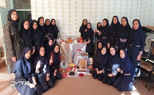 دانش آموزان بافقی یلدا را جشن گرفتند + تصاویر