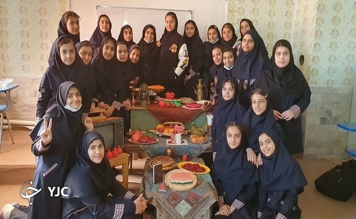 دانش آموزان بافقی یلدا را جشن گرفتند + تصاویر