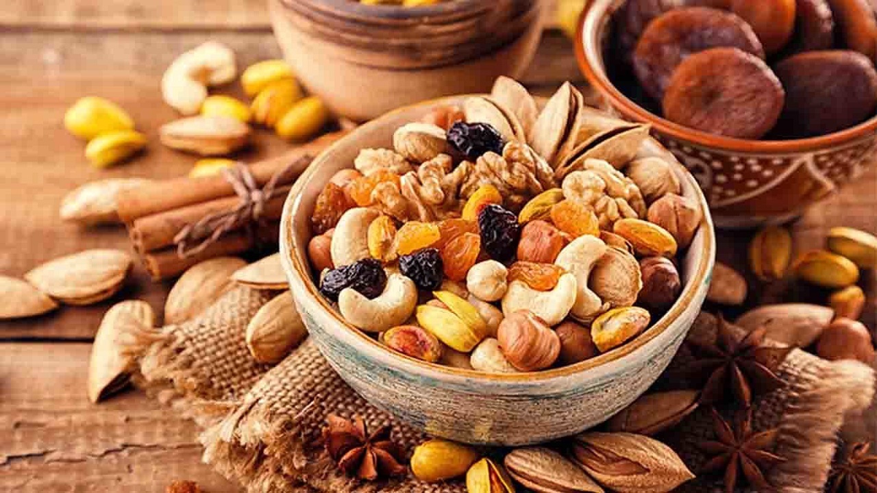 سفره یلدای امسال خالی از آجیل!