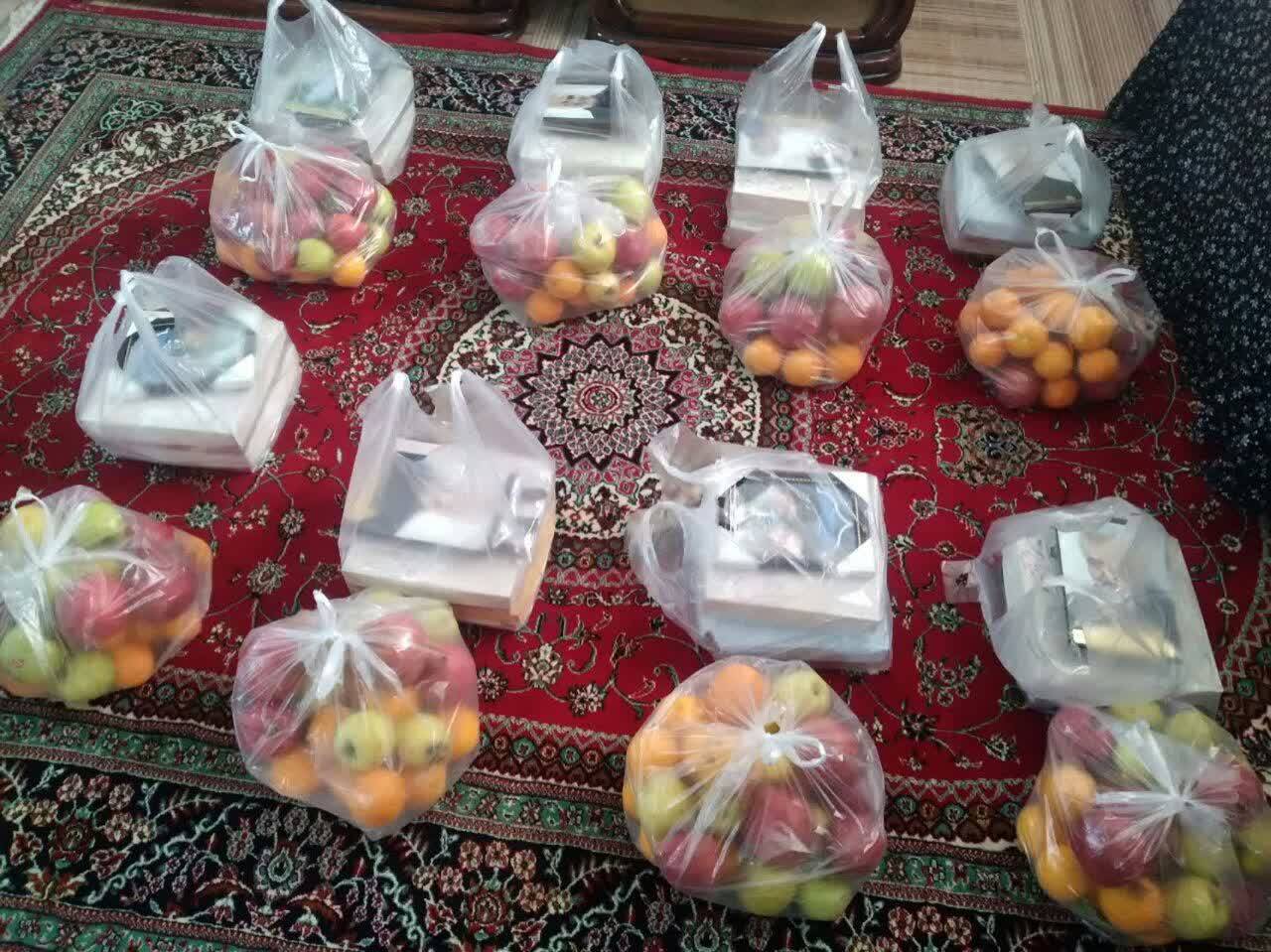 اهدای بسته های معیشتی شب یلدا