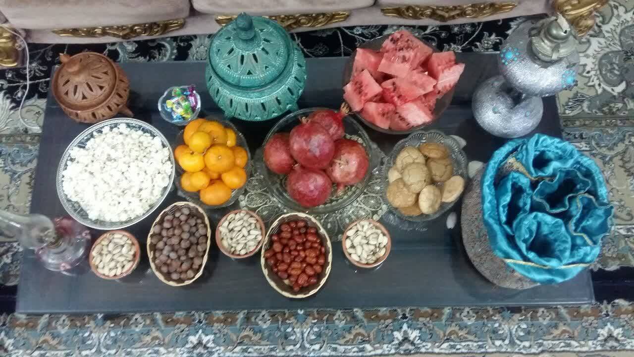 مراسم شب یلدا در شب یلدا شهروندان با به اشتراک گذاری تصاویر یلدایی ما را مهمان خانه هایشان کردند