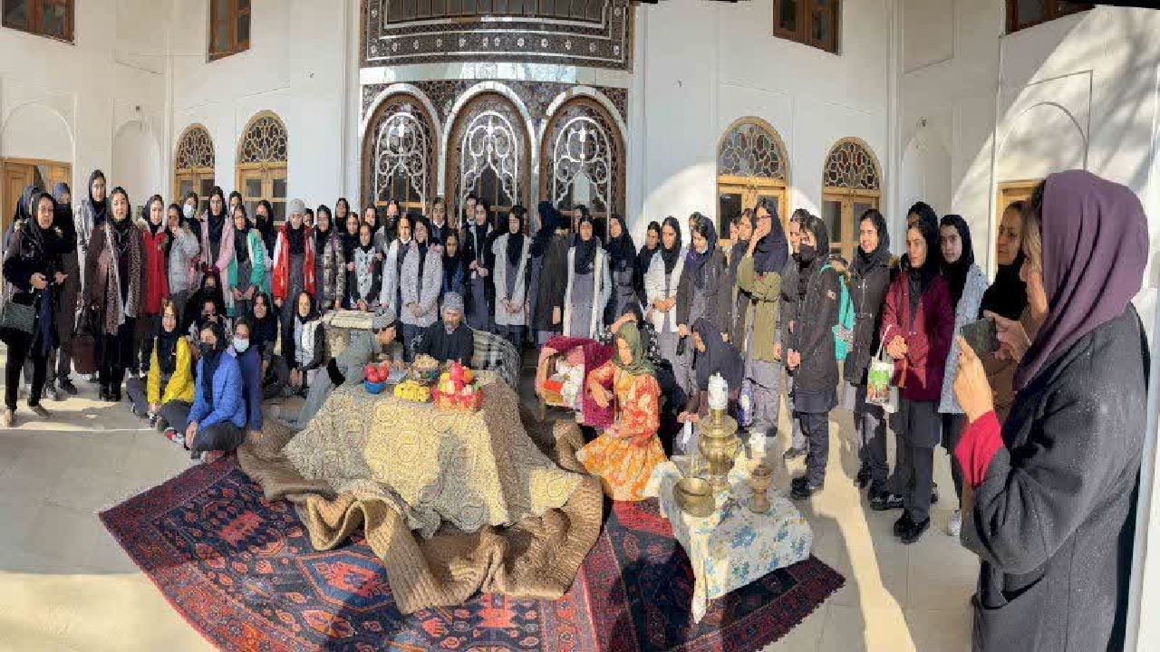 دانش‌آموزان کردستانی یلدا را جشن گرفتند