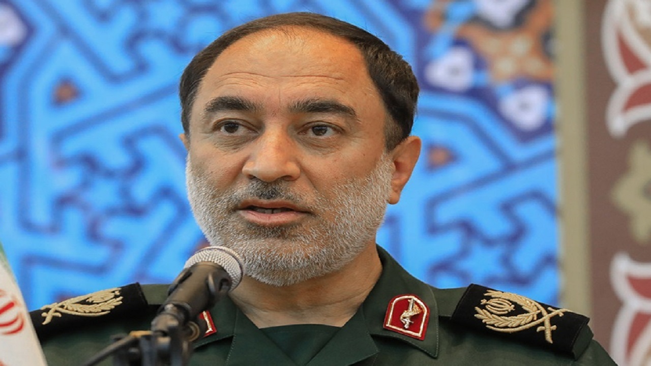 مسئولان با روحیه بسیجی پاسخگوی مردم باشند