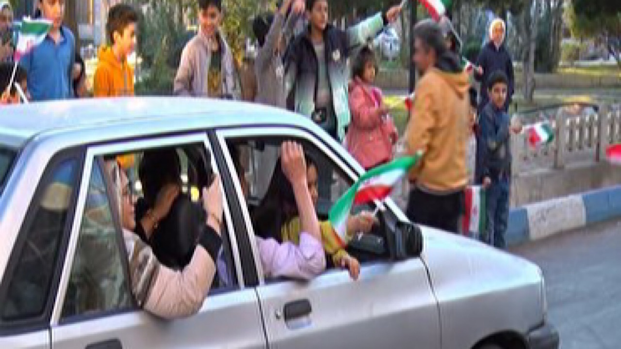 شادی مردم سمنان از برد غرور آفرین تیم ملی کشورمان