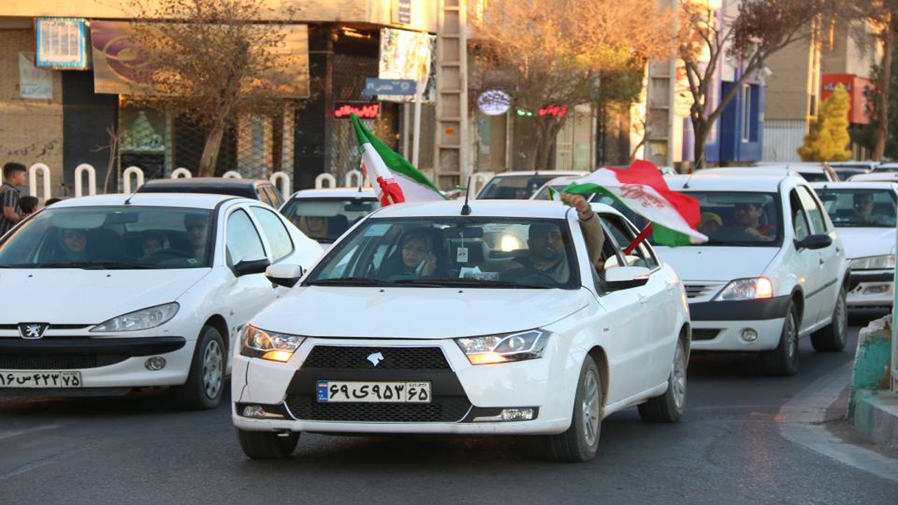 برد شیرین ایران کرمانی ها را به خیابان کشاند+تصاویر