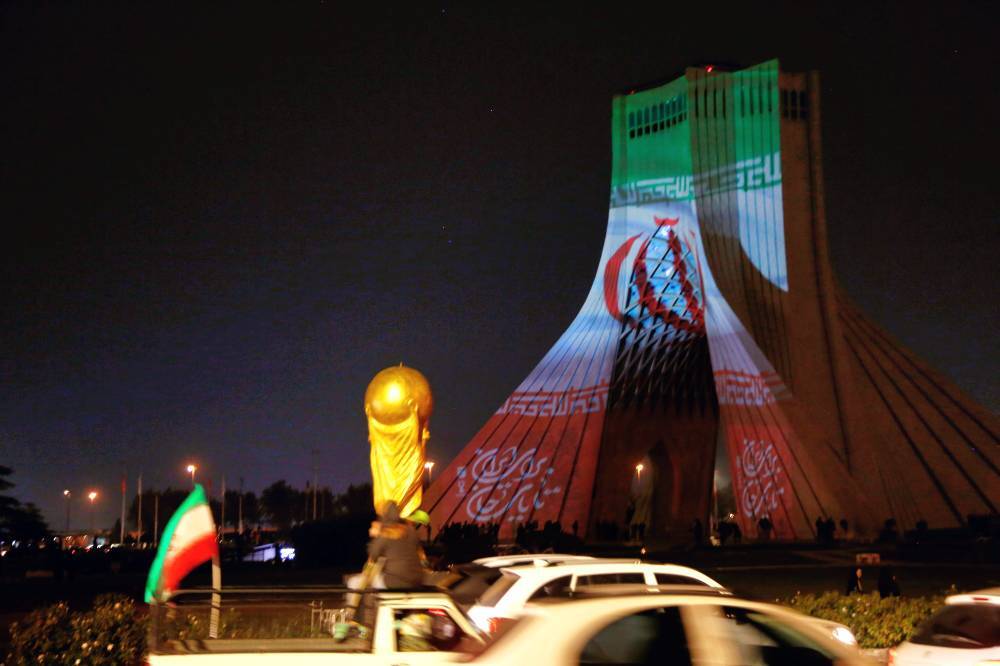 برج آزادی به رنگ ایران شد