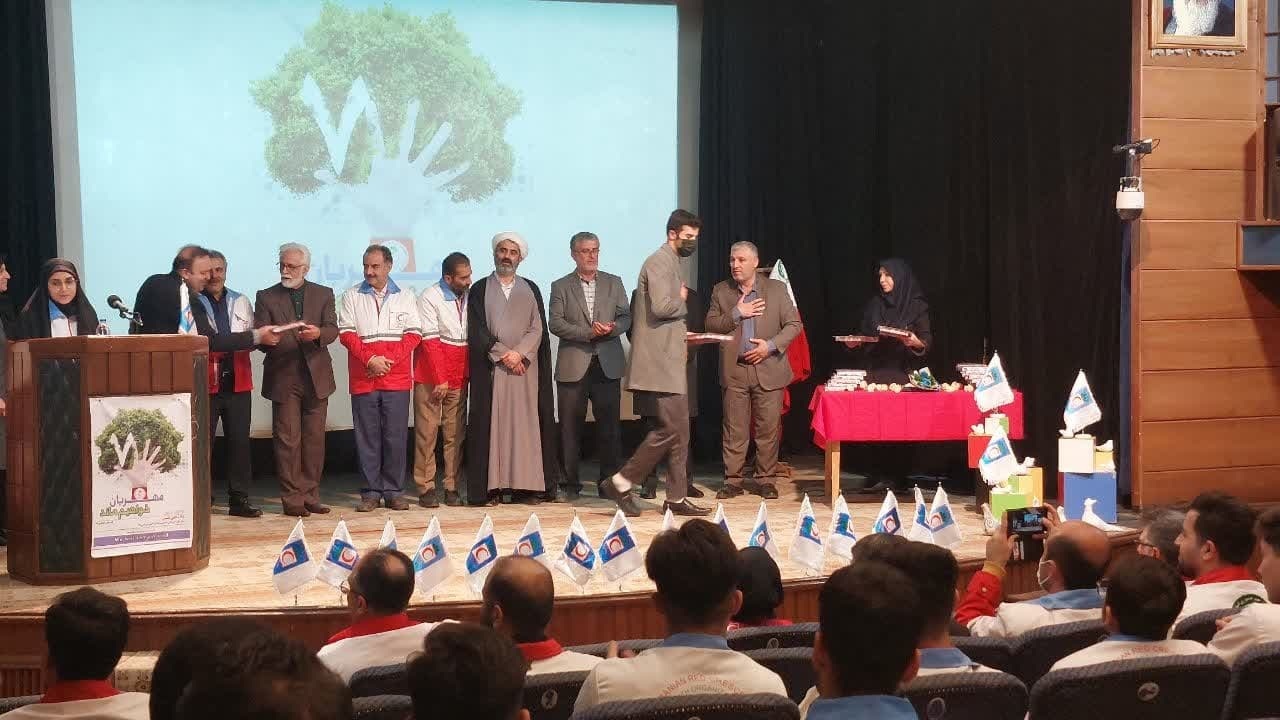 تجلیل از جوانان بشر دوست استان قزوین