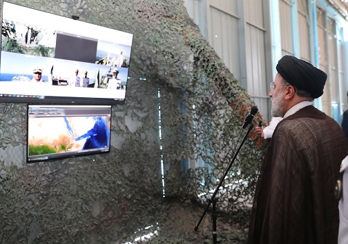 بازدید رئیس جمهور از رژه یگانهای نمونه نیروی دریایی ارتش + تصاویر بازدید رئیس جمهور از رژه یگانهای نمونه نیروی دریایی ارتش + تصاویر