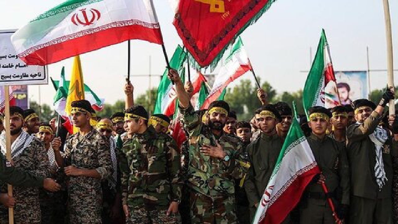 شهیدان بسیجی دهه های ٧٠ و ٨٠ از عصر شبکه مجازی برخاسته اند