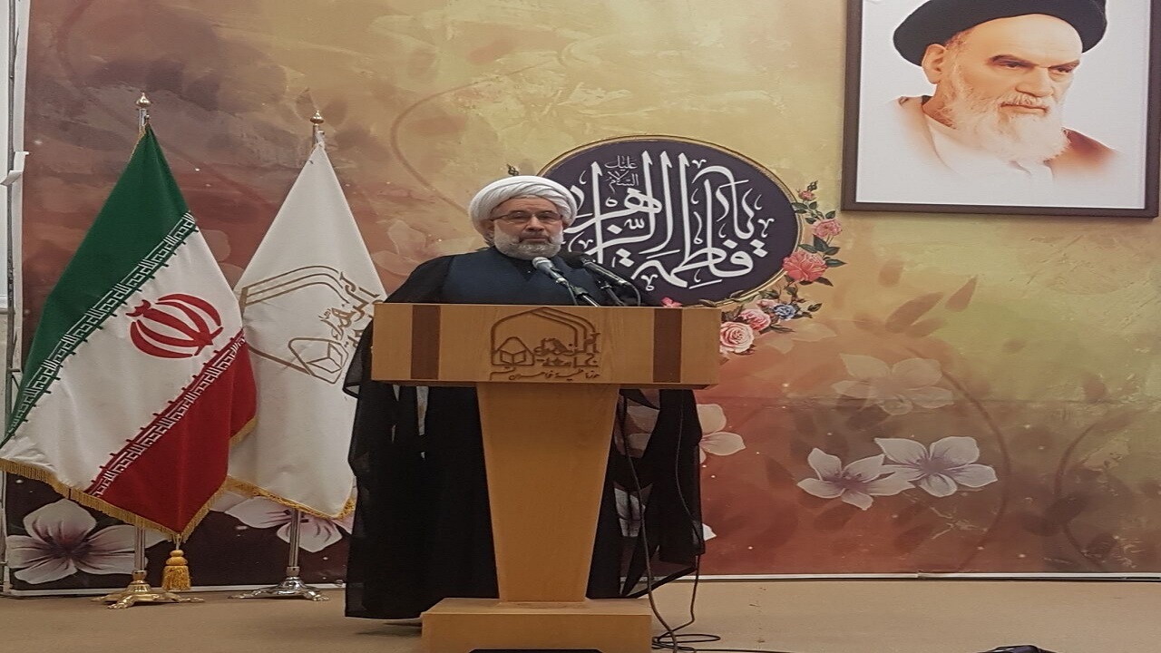 نظام اسلامی پرچم دفاع از حقوق زنان را بر دوش دارد