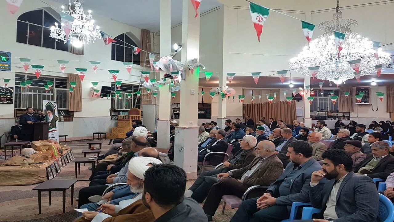 دشمن می‌خواهد اقلیت اغتشاشگر را اکثریت جلوه دهد