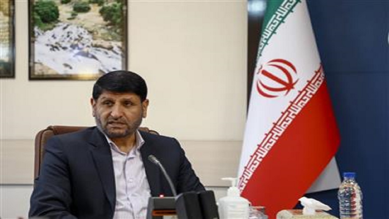 بازدید سرزده استاندار از معاونت‌های مختلف استانداری