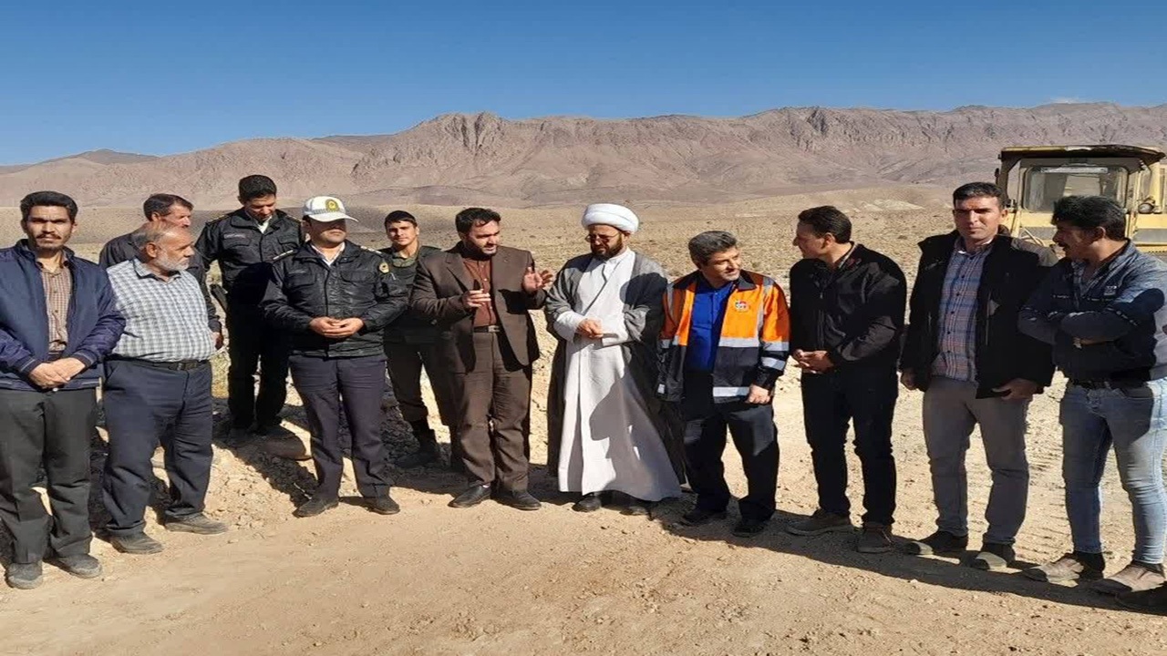 ایمن سازی یک راه روستایی در زرند که قربانی زیادی گرفته بود