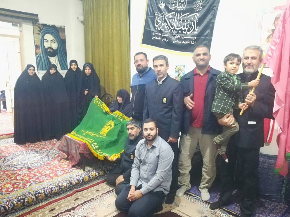 دیدار خادمیاران رضوی کرمان با خانواده شهید مدافع حرم غلامرضا لنگری زاده
