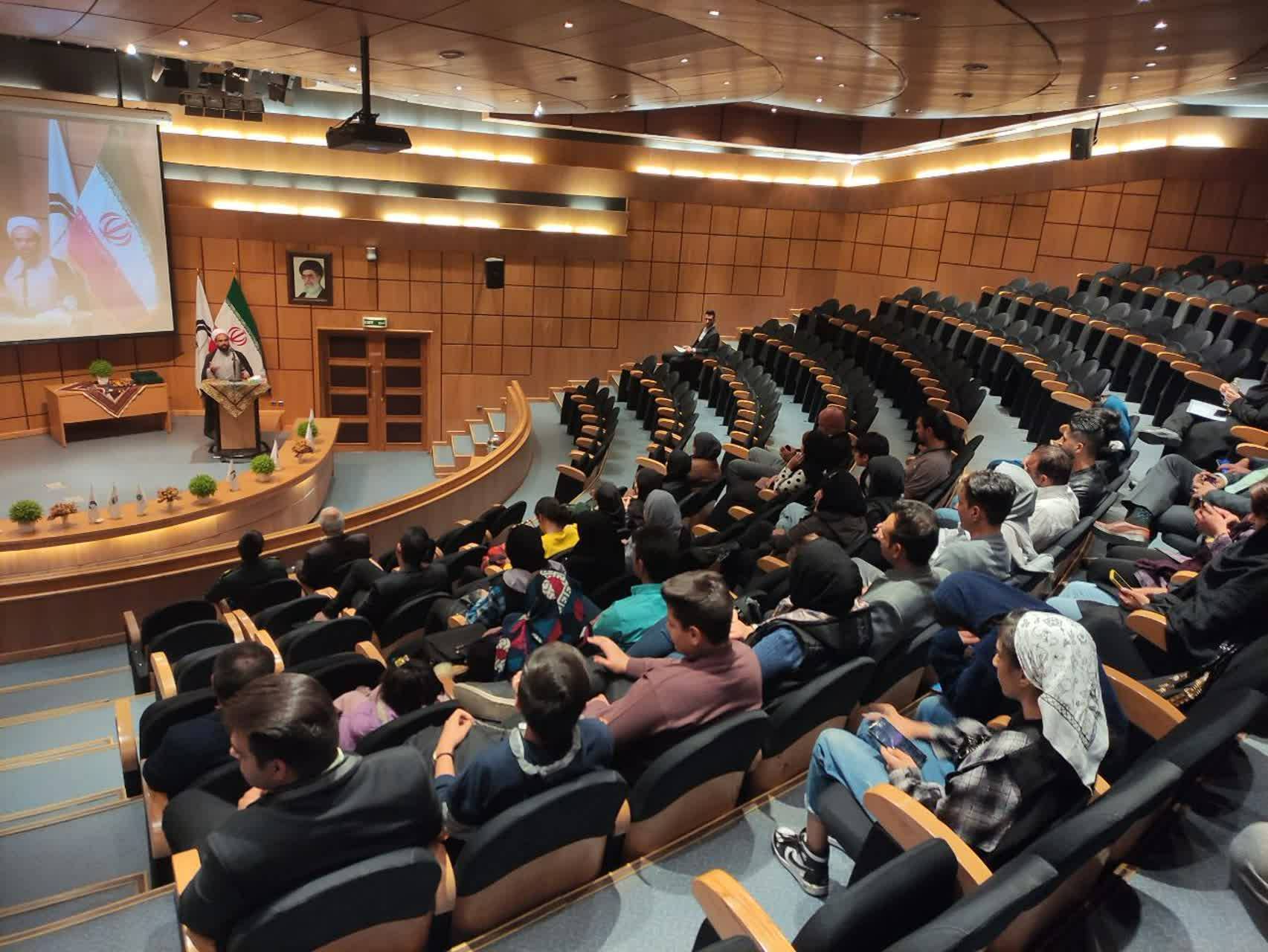 فیلم "مرجان" در دانشگاه تحصیلات تکمیلی صنعتی و فناوری پیشرفته رونمایی شد