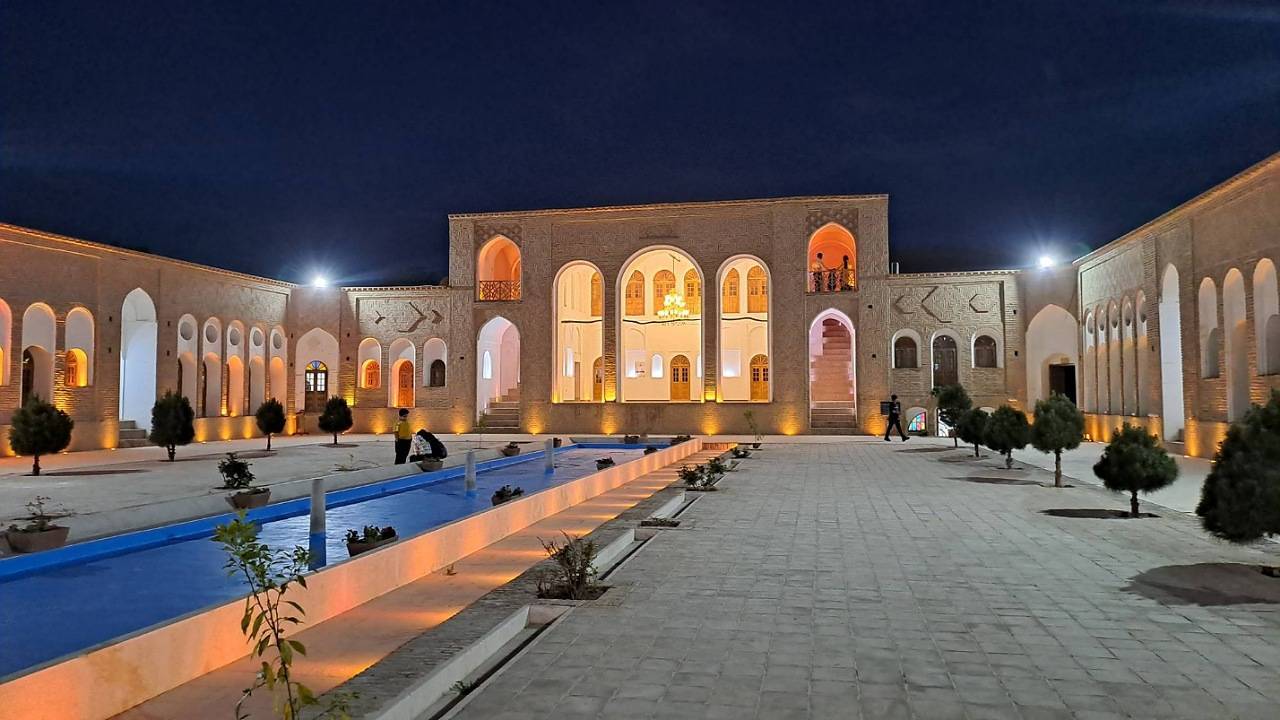 خانه‌ای با ۱۱۰ اتاق در رفسنجان/ تماشای بزرگ‌ترین خانه خشتی جهان در قاب تصویر + تصاویر