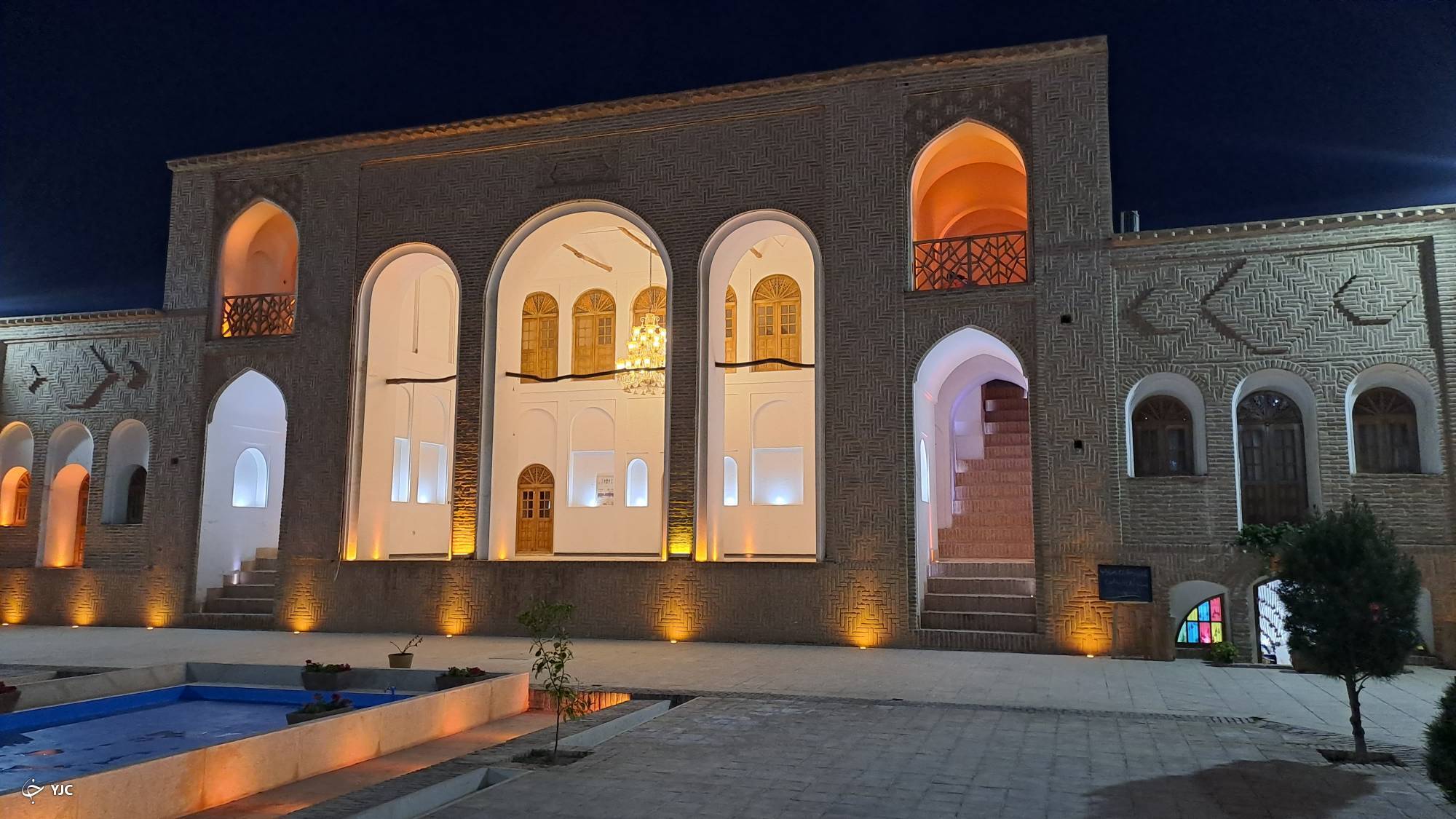 خانه&zwnj;ای با ۱۱۰ اتاق در رفسنجان/ تماشای بزرگ&zwnj;ترین خانه خشتی جهان در قاب تصویر + تصاویر