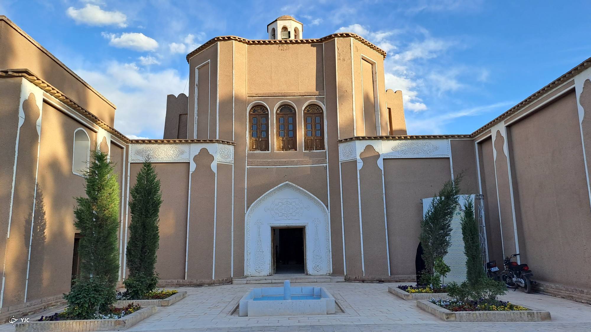 خانه&zwnj;ای با ۱۱۰ اتاق در رفسنجان/ تماشای بزرگ&zwnj;ترین خانه خشتی جهان در قاب تصویر + تصاویر