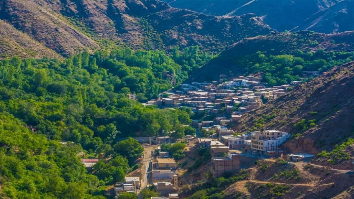 طبیعت دلنواز لرستان در بهار + فیلم