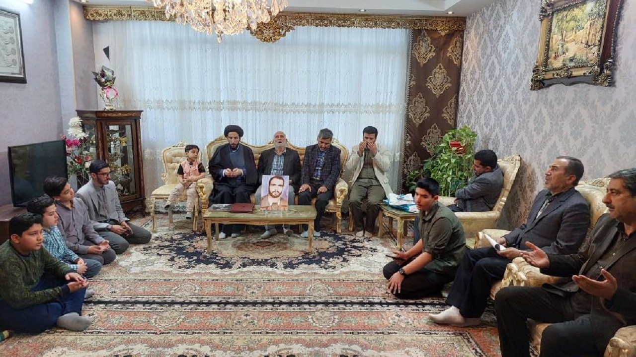 دیدار با خانواده شهید نصری در پنجاه و دومین چهارشنبه شهدایی