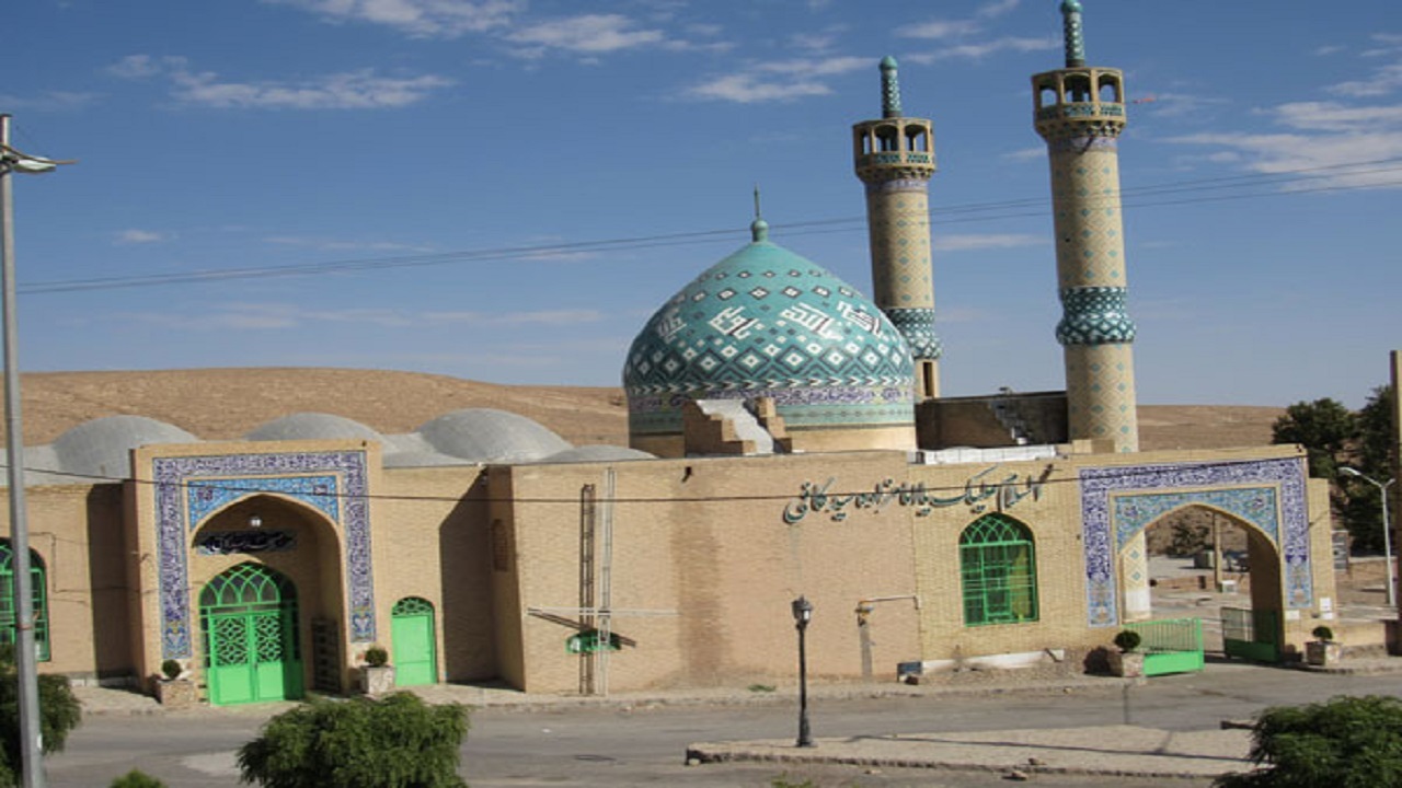 استقبال گردشگران از آرامگاهی مقدس در روستای کافی آباد