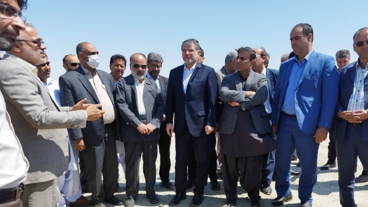 پایان نهالکاری در کانون بحرانی فرسایش بادی چابهار با حضور وزیر جهاد کشاورزی