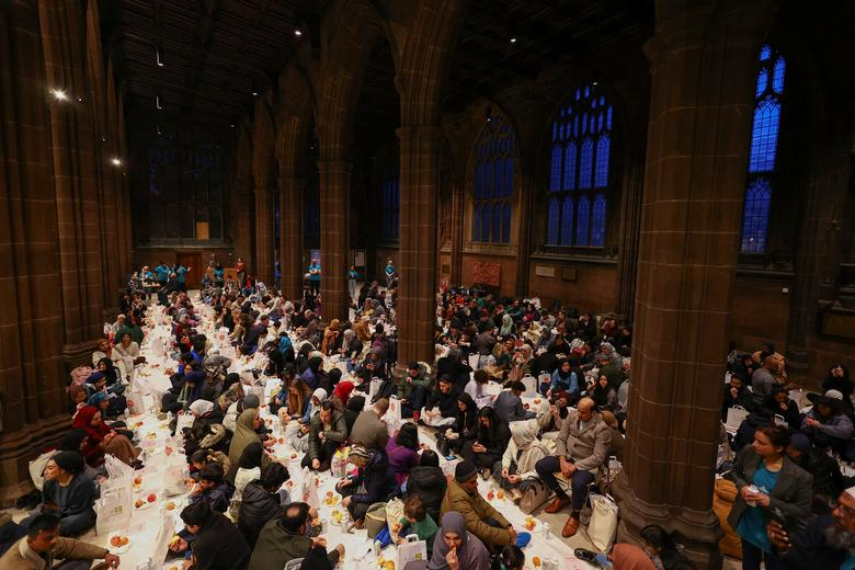 مراسم سفره افطار ماه رمضان در انگلیس