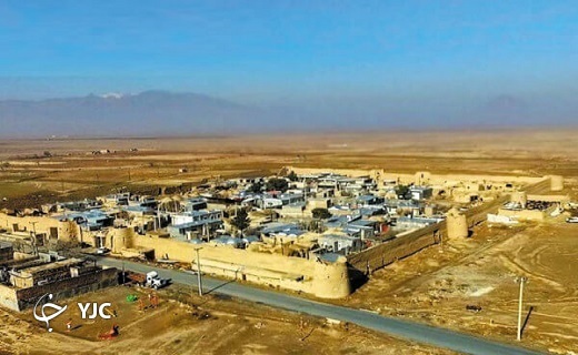 روستایی محصور در قلعه&zwnj; ای گِلی در قم +عکس و فیلم