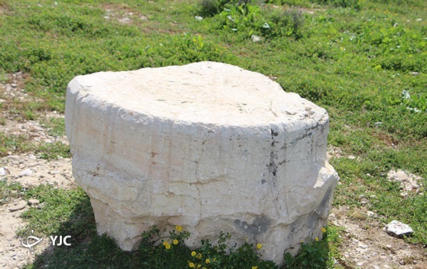 پایه ستون ۲ هزار ساله نورآباد ممسنی