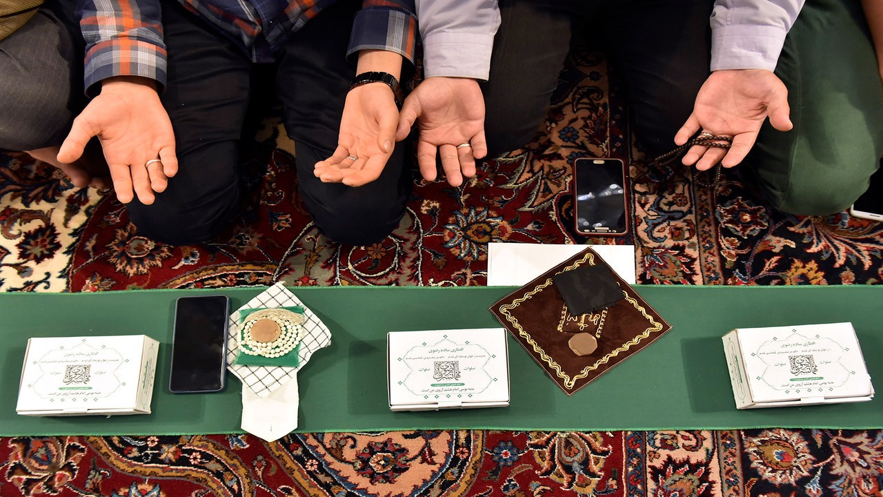 زیارت امام هشتم(ع) به صرف یک افطاری ساده