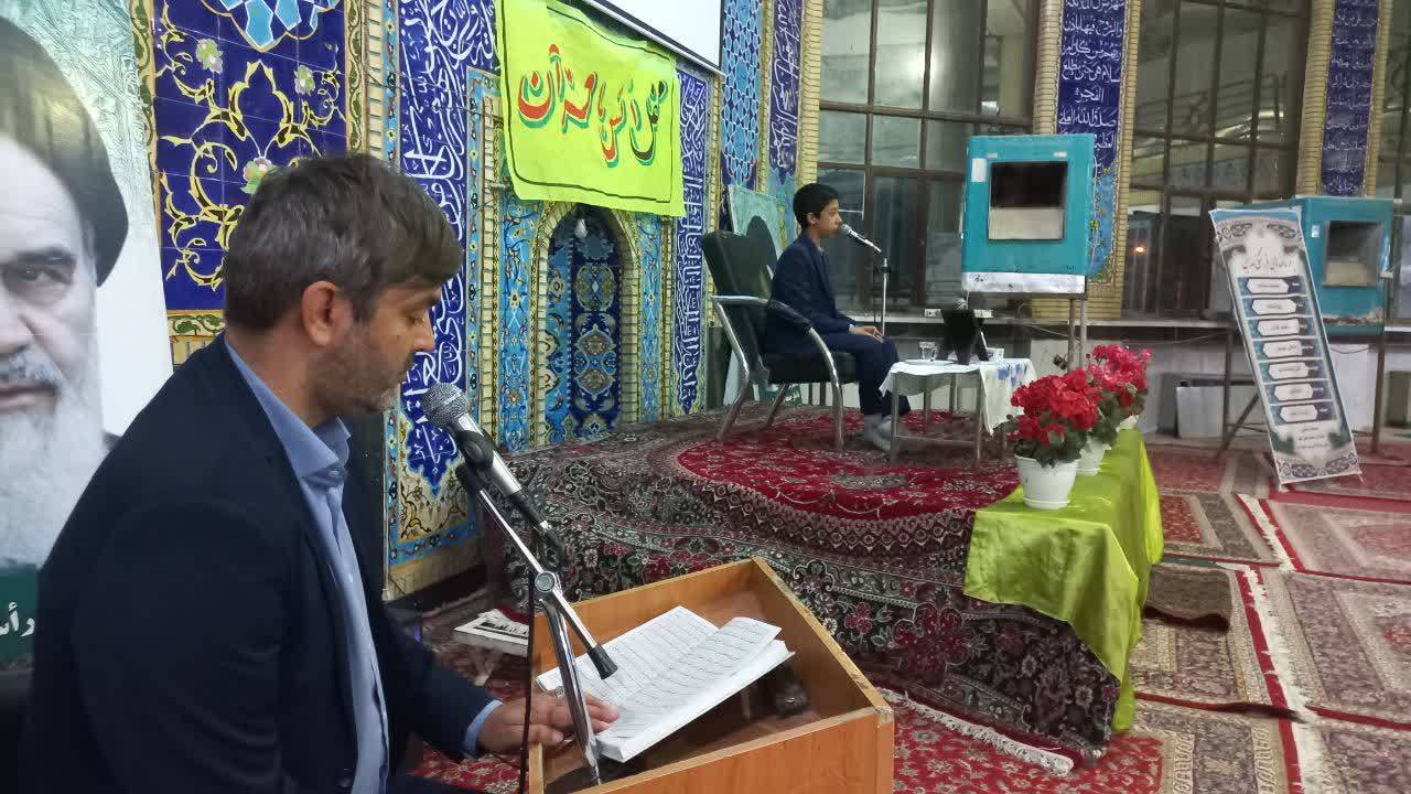 برگزاری محفل انس با قرآن کریم در صالح آباد + فیلم و تصاویر