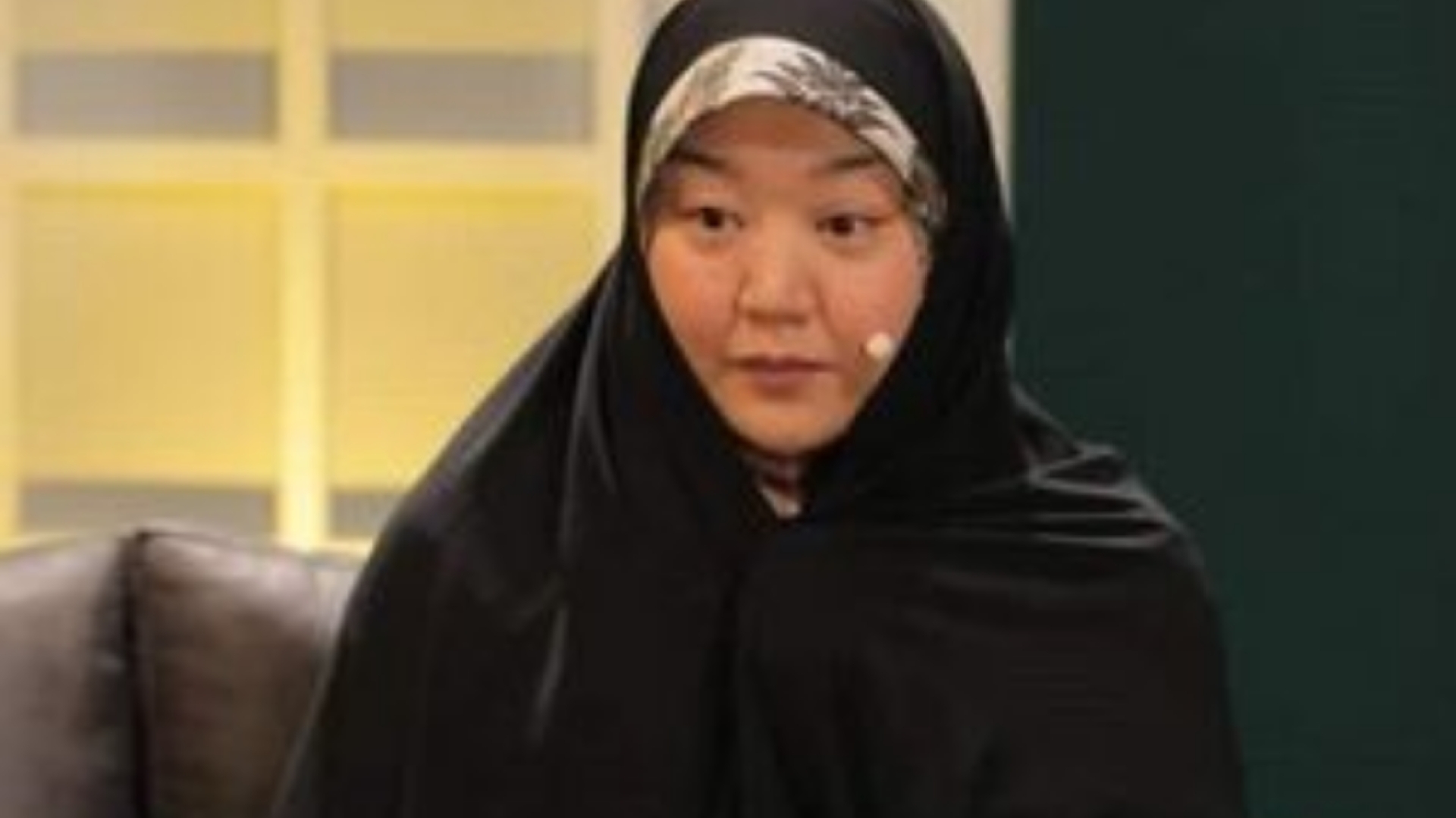 حرف‌های دختر ژاپنی درباره چادری شدنش در برنامه محفل + فیلم