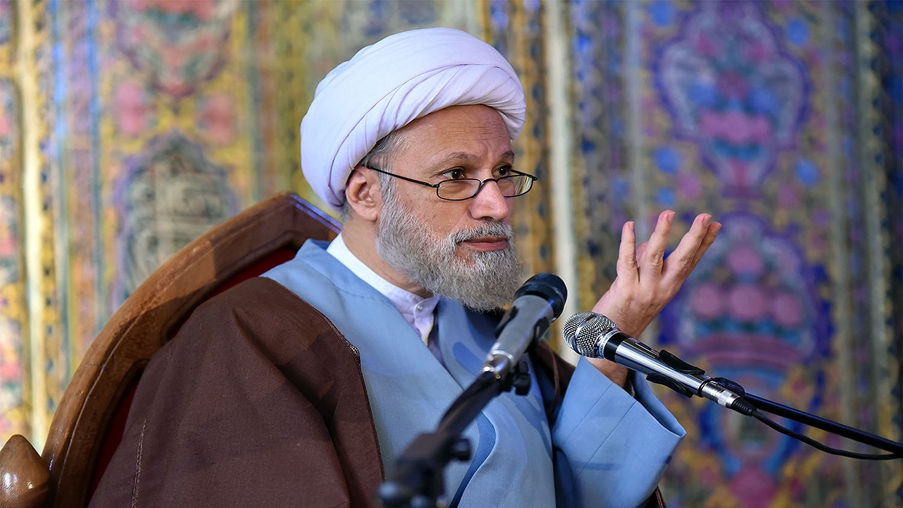 مسجد نصیرالملک الگوی مسجد تراز انقلاب اسلامی باشد