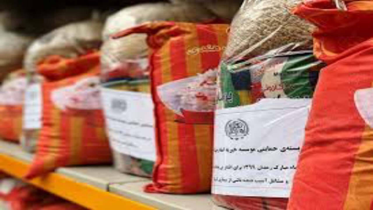 توزیع بسته های معیشتی میان نیازمندان افغانستانی + فیلم
