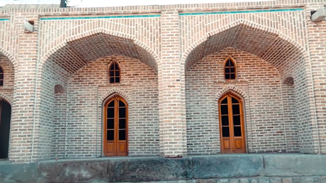 سیری در مسجد تاریخی حسن پادشاه تبریز + فیلم