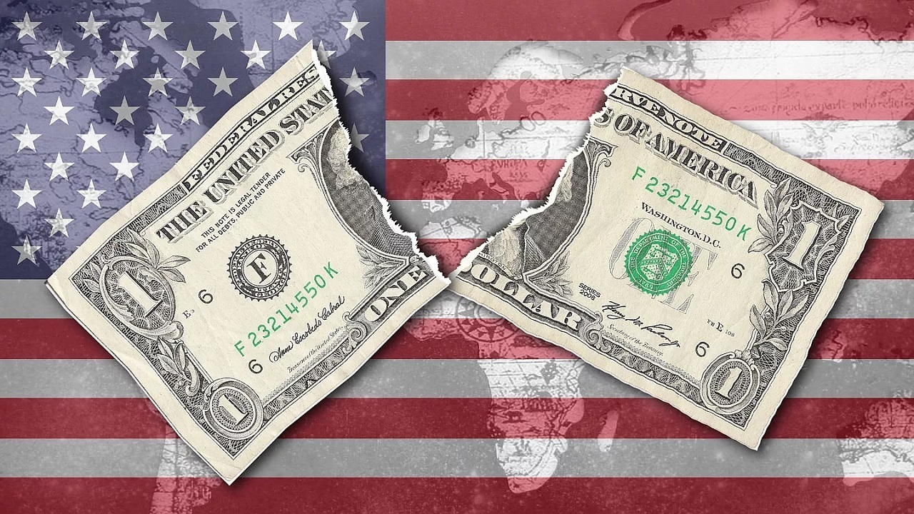 اذعان نشریه فرانسوی به عزم جهانی برای پایین کشیدن دلار