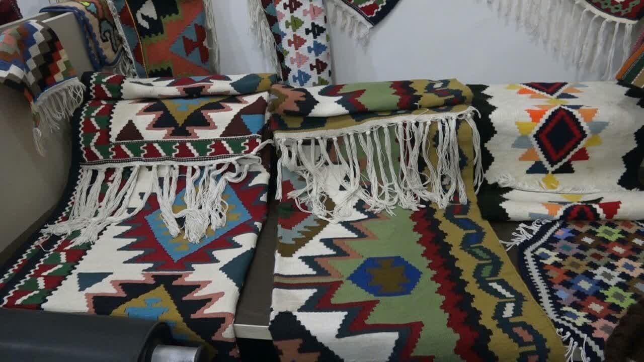 نمایشگاه صنایع دستی بانوان هنر‌مند تکابی برگزار شد
