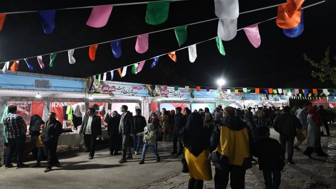 افطار اسلامی با غذاهای کشورهای مختلف در جشنواره غذای ملل مشهد