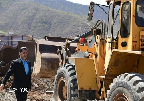 تخریب آلاچیق&zwnj;های غیرمجاز در حریم جاده چهاردانگه + تصاویر