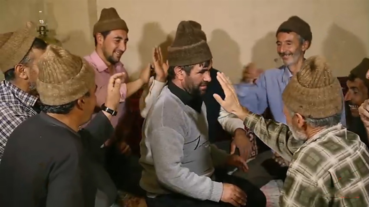 یک بازی گروهی مفرح در روستای سنجد + فیلم