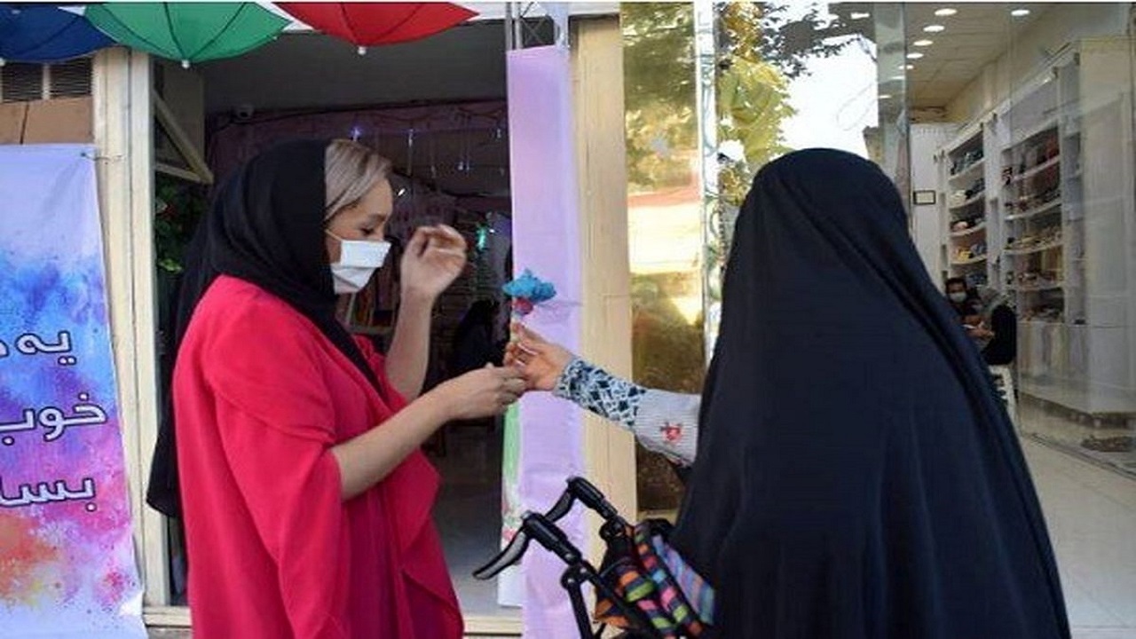 راه‌اندازی غرفه دختران انقلاب در ارومیه