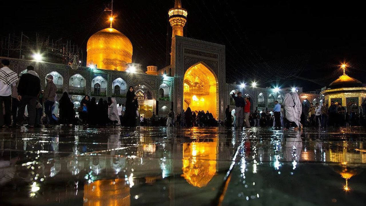 حال و هوای مشهدالرضا در شب میلاد کریم اهل بیت(ع)