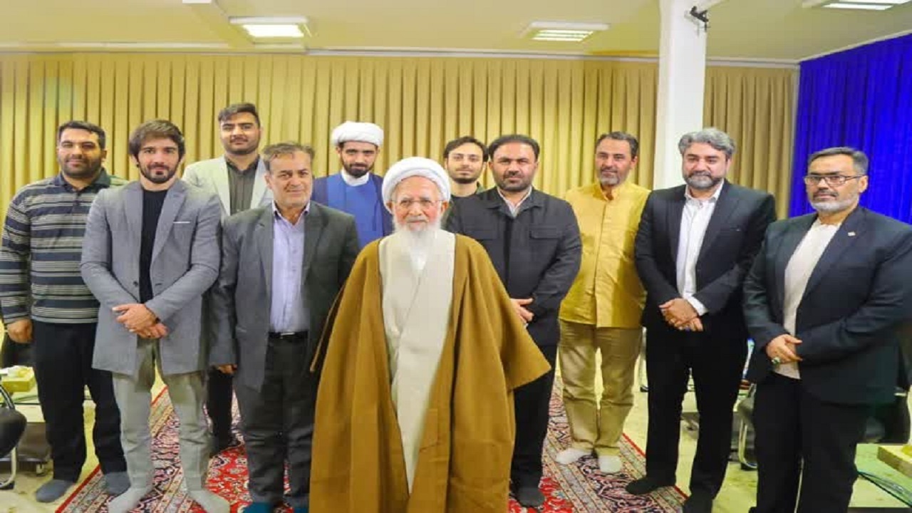 شعر عنایتی از سوی خداوند متعال است