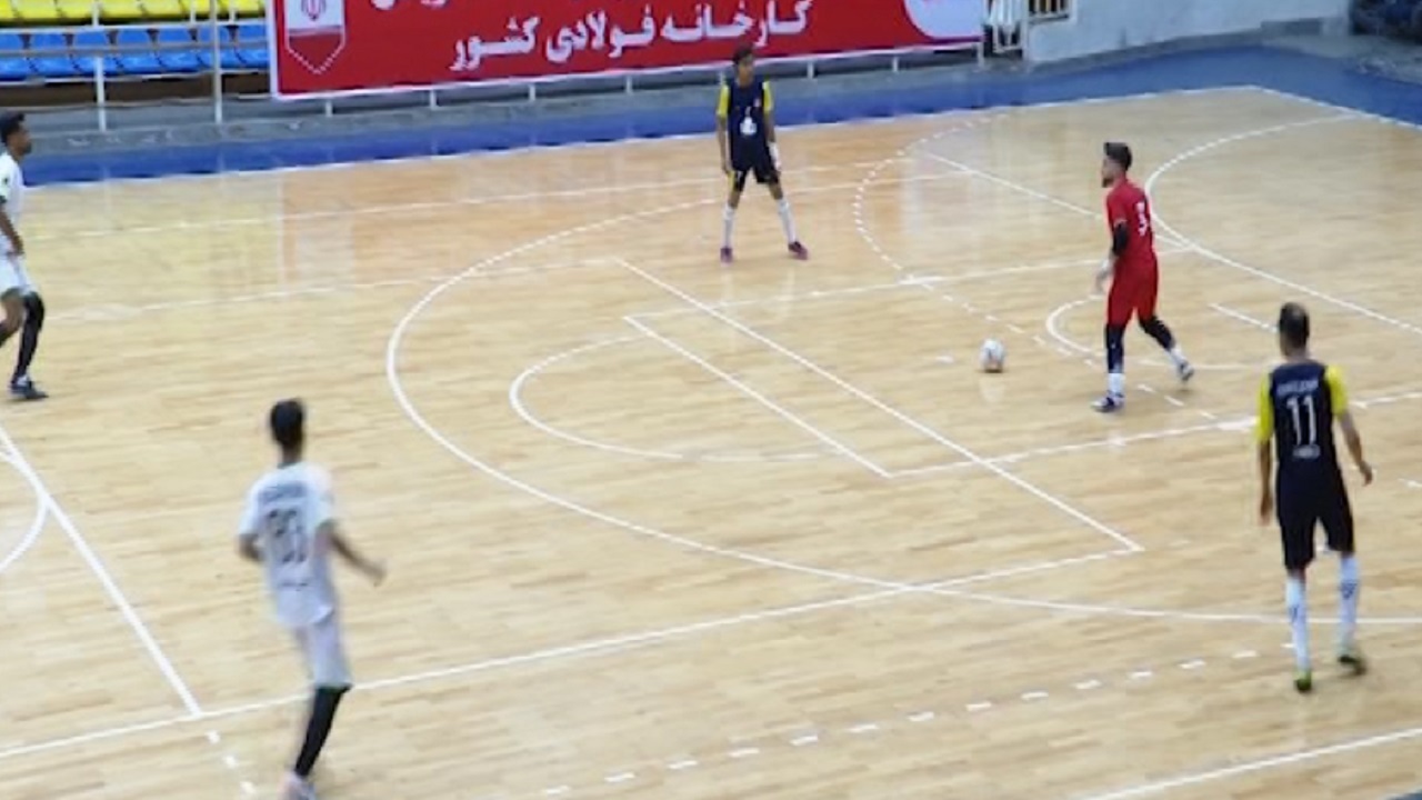صدرنشینی ستارگان احمدی در فوتسال جام ستارگان هرمزگان