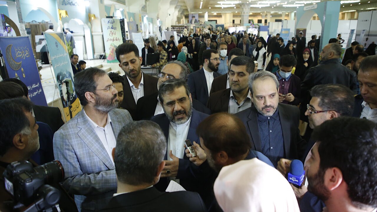 نمایشگاه قرآن نشان داد که آموزه‌های وحیانی در زندگی مردم جریان دارد