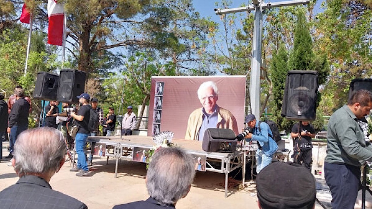 پیکر کیومرث پوراحمد راهی خانه ابدی شد